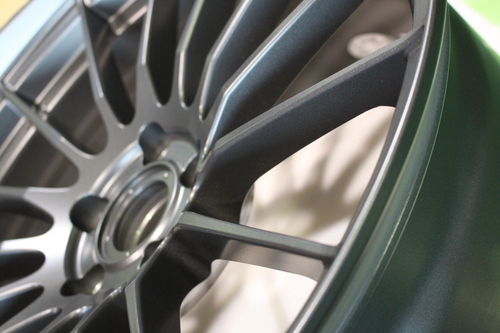 RS05RR 9.5J ミドルフェイス でスカイラインクロスオーバー を